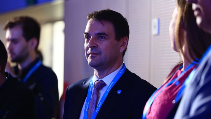 Macinka končí v Institutu Václava Klause, chce se věnovat Sněmovně. Nejlepší škola, poděkoval