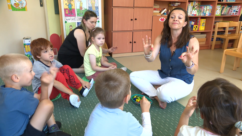 Dětský mozek řídí sto svalů najednou. Když se řeč zasekne, pomůže logopedická školka