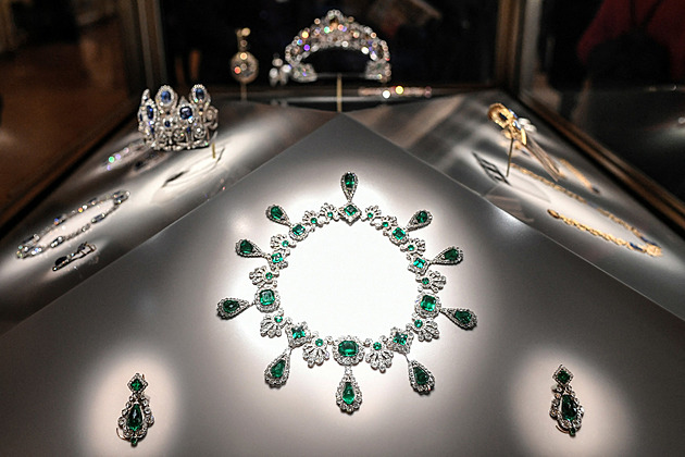 Ponížení, neochráníme ani muzea. Loupež v Louvru otřásá Francií, co vše zmizelo?