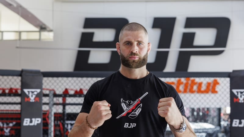 Velké gesto bojovníka Procházky. Vítězný růženec věnoval nemocnému fanouškovi: Je potřeba jinde