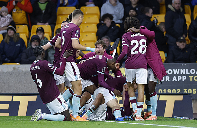 ONLINE: Krejčí asistoval, Wolves schytali ránu v závěru. Arsenal si upevnil vedení