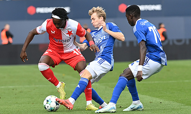 Slavia drhne a nudí, letní posily neexistují. Trpišovský hledá cestu z neznámé situace