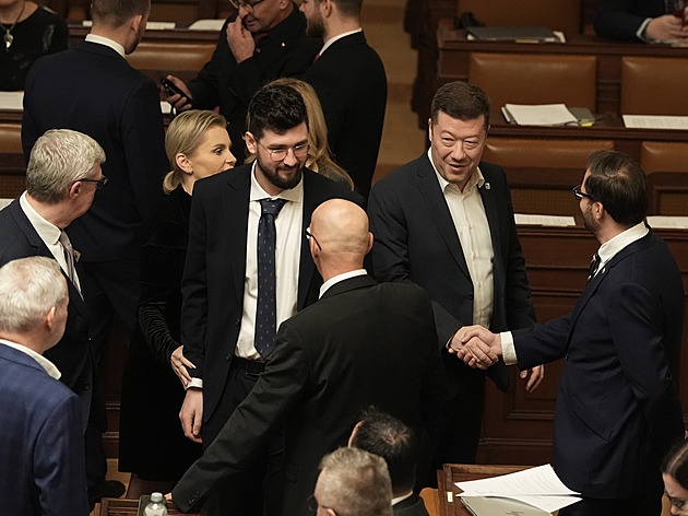 Benda hledá osm statečných. Okamura je bezpečnostní riziko, řekl premiér Fiala