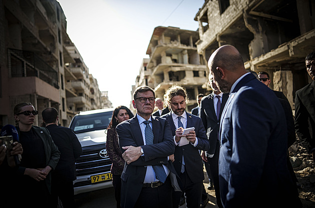 Sýrie vypadá hůř než Německo po válce, řekl ministr. Čelí výzvám k odchodu