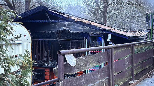 V Modřanech vzplál stánek s občerstvením, škoda atakuje milion