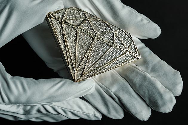 „Mám zimnici, jsem v šoku.“ Soutěž portálu iDNES.cz zná vítěze milionového diamantu