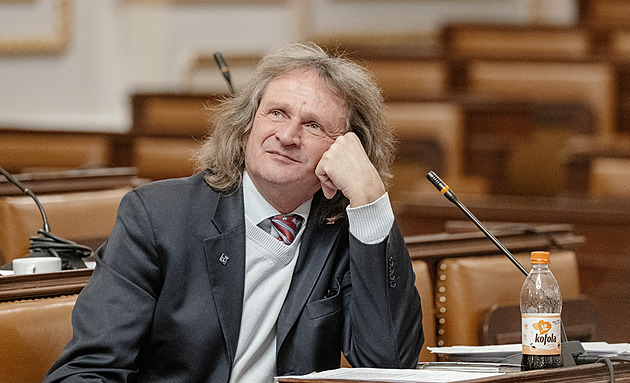 Firma vedená Ševčíkem dostala pokutu 2,5 milionu. Bez povolení čerpala vodu z řeky