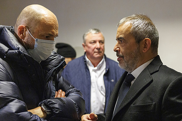 U kauzy Stoka soud schvaluje dohody o vině a trestu. Na přetřes přijde i Švachula