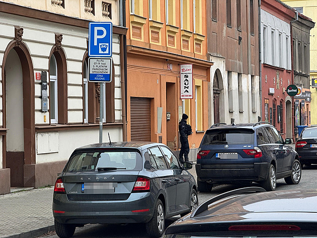 Sex, drogy a několik podezřelých úmrtí. Sauna v Plzni svůj skutečný účel maskuje