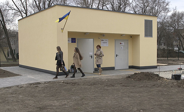 Šest let online výuky. Některé ukrajinské děti neznají školu, nové vznikají pod zemí