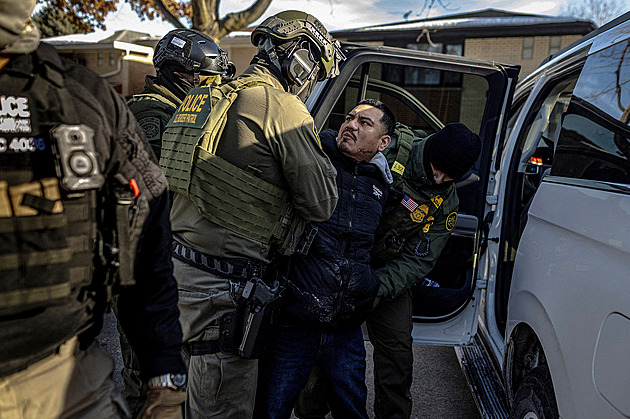 Zvali nás, teď nás ženou. Trump migranty neúprosně vyhání, protesty nepomáhají