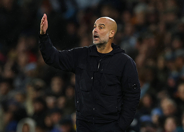 Jeden po druhém na váhu! Guardiola před Vánoci varoval fotbalisty City