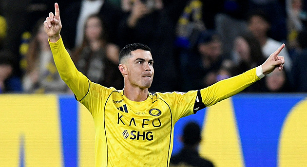 Kdy skončím? Až dám tisíc gólů, řekl Ronaldo. Získal svou 40. individuální trofej
