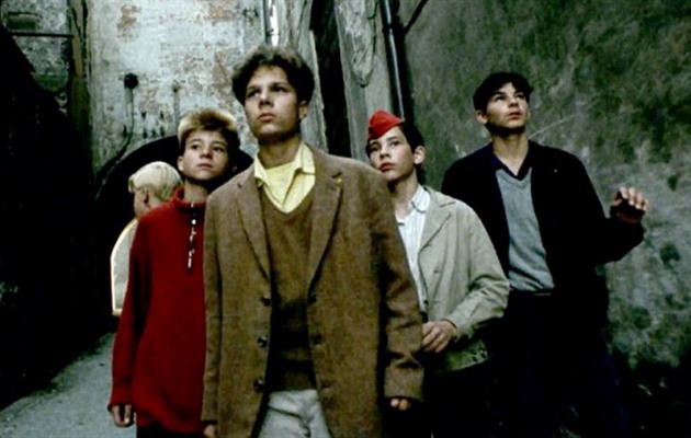 Stínadla se bouří. V trafikách je opět foglarovka, kterou komunisté nechtěli