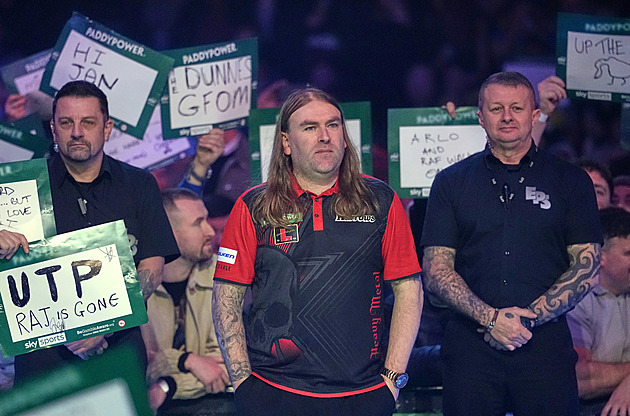 Terč vidí rozmazaně, na MS i tak exceloval. Šipkařský svéráz vybírá peníze i pro dceru