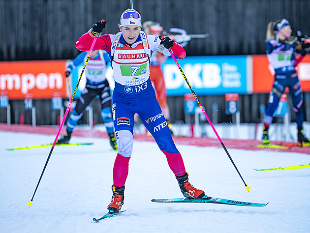 Biatlon ONLINE: Sprint bez Davidové, Charvátová zapisuje bezchybnou střelbu