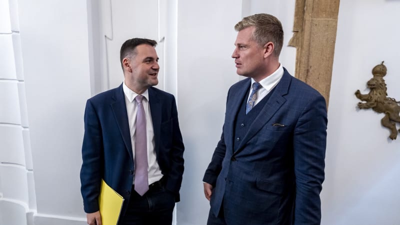 Turek bude pracovat zadarmo, míní Macinka. Ministerstvo mu pracovní poměr podle něj nenabídne