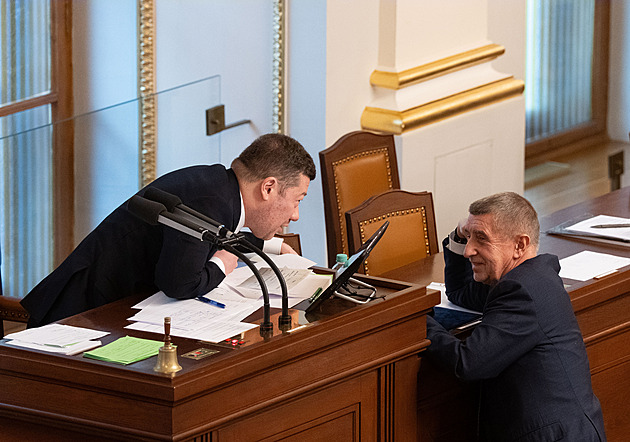 Jedná se o vydání Babiše a Okamury. Velký den polistopadového kartelu, řekl premiér