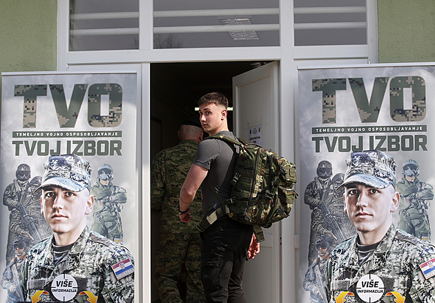 V Chorvatsku po letech nastoupili branci do kasáren, návrat vojny chystá i Srbsko