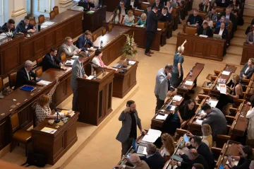 Poslanci znovu posoudí novelu k veřejným rozpočtům, kterou vetoval Pavel
