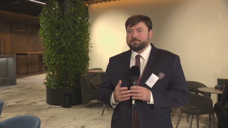 Polský poslanec Tuduj: Hrozbou pro střední Evropu je imperiální politika Ruska i masová migrace